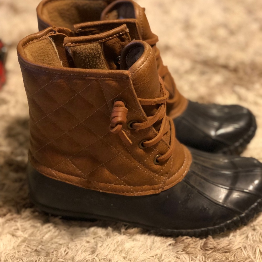 Duck boots